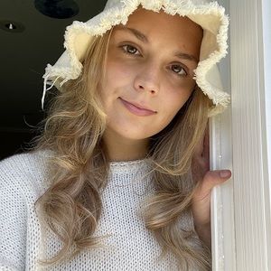 Meet your Posher, Olivia